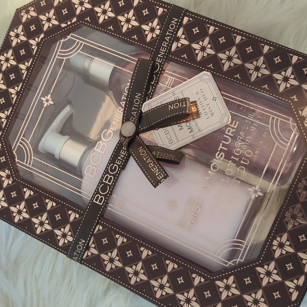BCBG GIFT SET - Picture 4 of 4